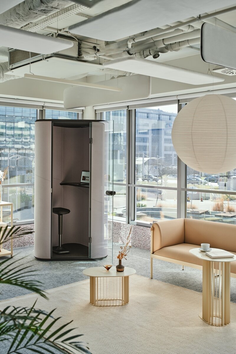 Akustická telefónna búdka Hana