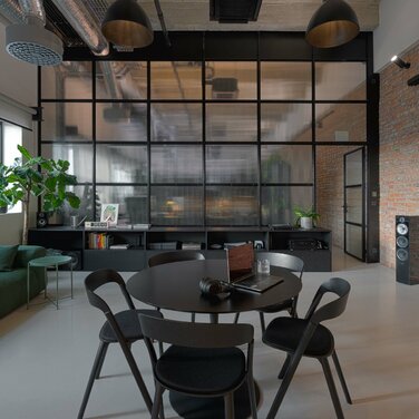 GOYART DESIGN dodanie stoličiek do Sufio - Jurkovičova Tepláreň