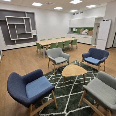 GOYART DESIGN dodávka a inštalácia nábytku pre DIGI SLOVAKIA