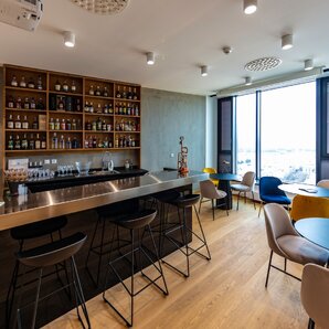 GOYART DESIGN inštalácia nábytku pre Pernod Ricard
