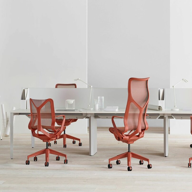 Herman Miller Cosm High Back červená canyon