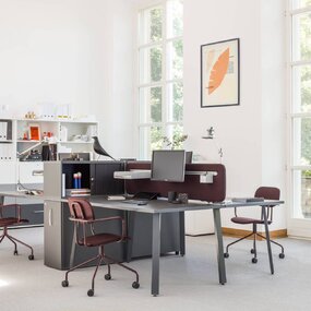 Kancelársky stôl Ogi A