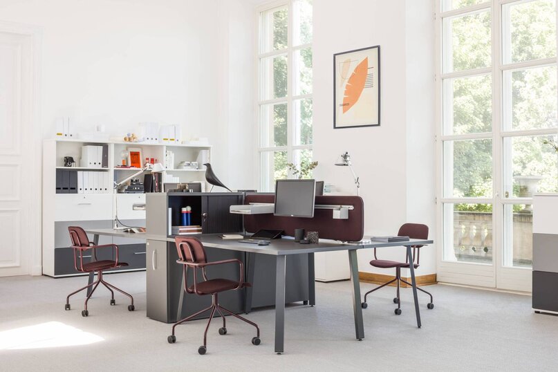 Kancelársky stôl Ogi A