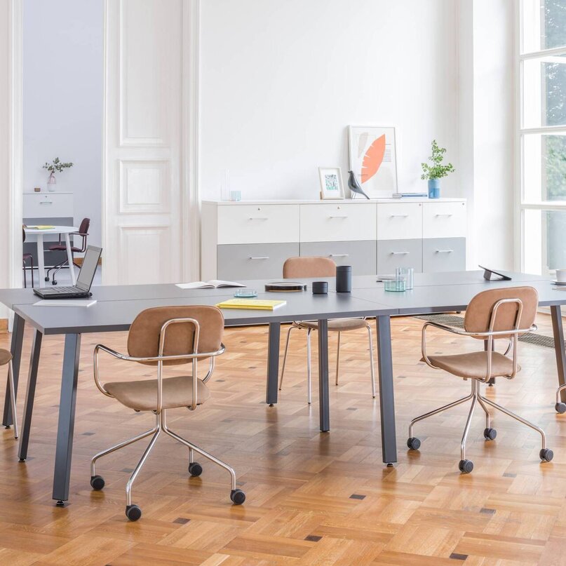 Kancelársky stôl Ogi A