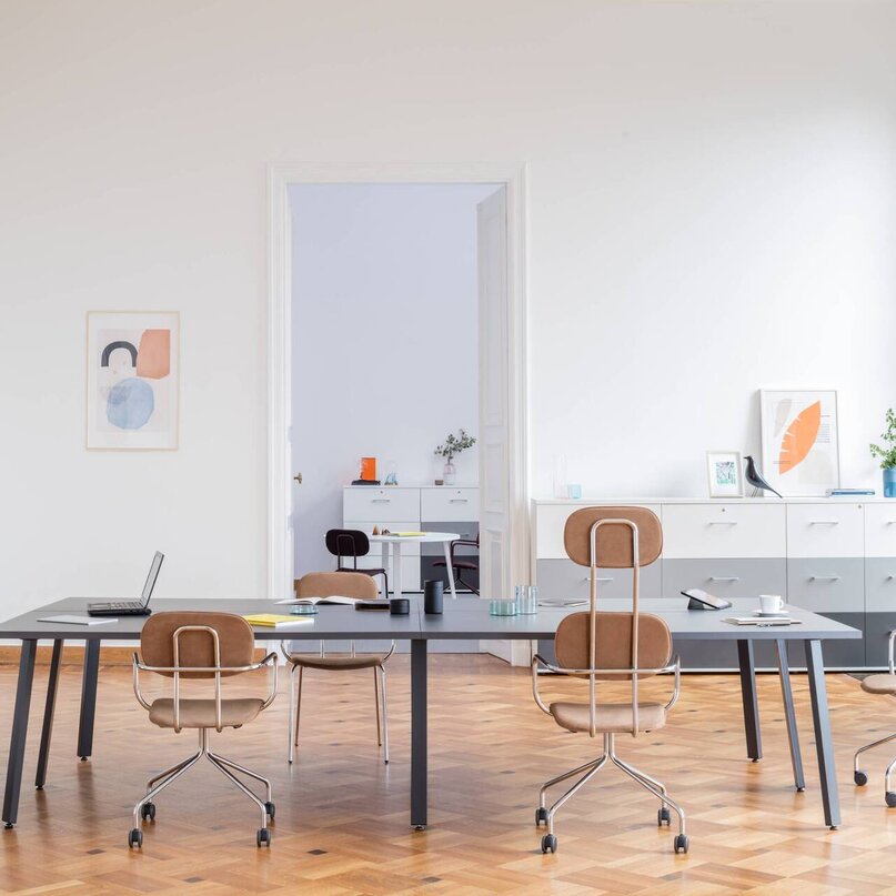 Kancelársky stôl Ogi A