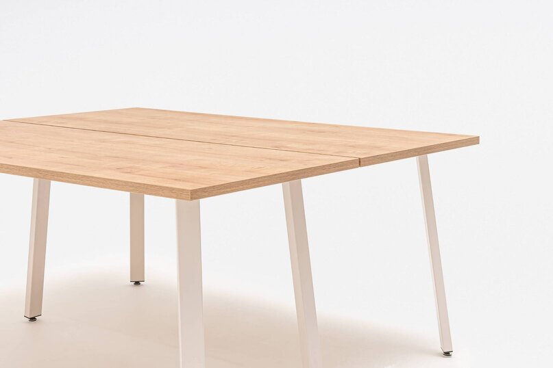 Kancelársky stôl Ogi A