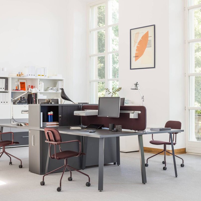 Kancelársky stôl Ogi A