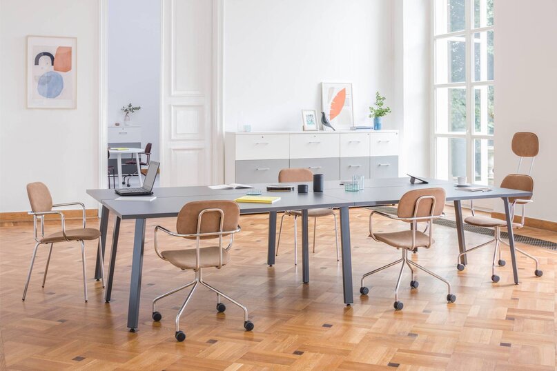 Kancelársky stôl Ogi A