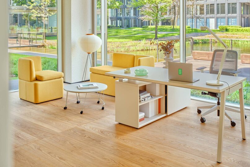 Kancelársky stôl Ogi M