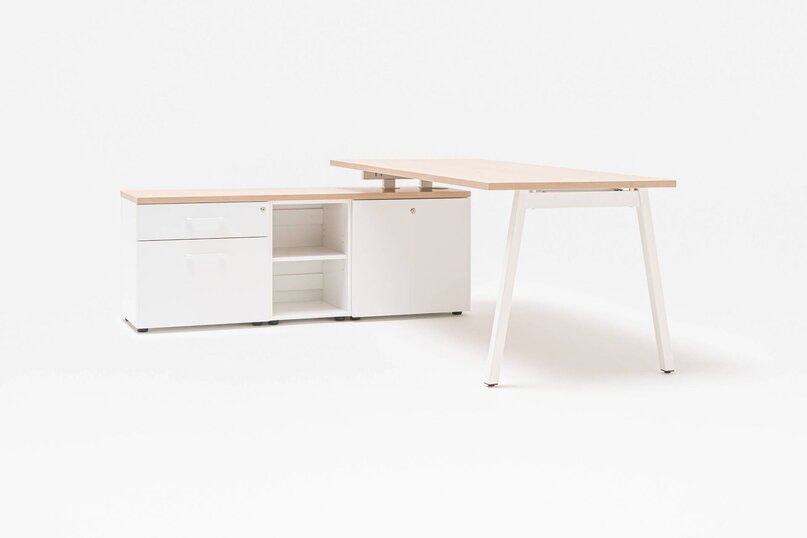 Kancelársky stôl Ogi M