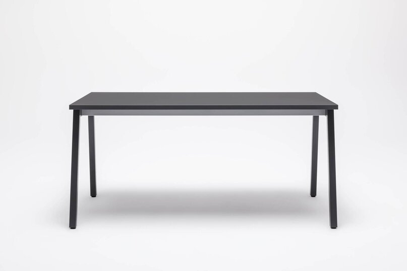 Kancelársky stôl Ogi M