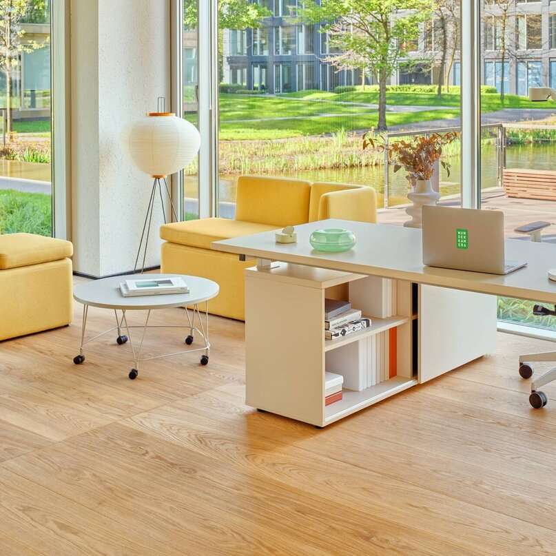 Kancelársky stôl Ogi M