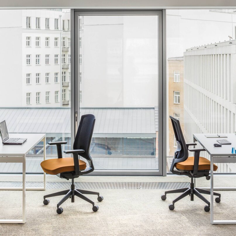 Kancelársky stôl Ogi Q