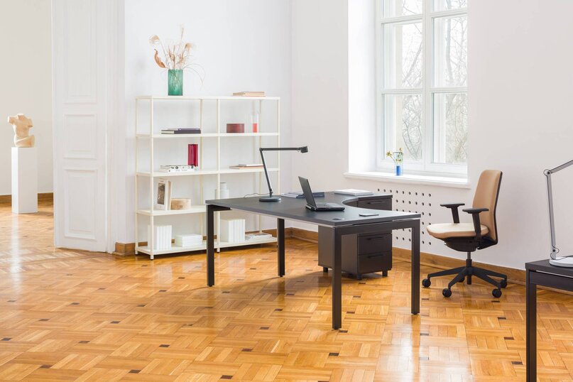 Kancelársky stôl Ogi U