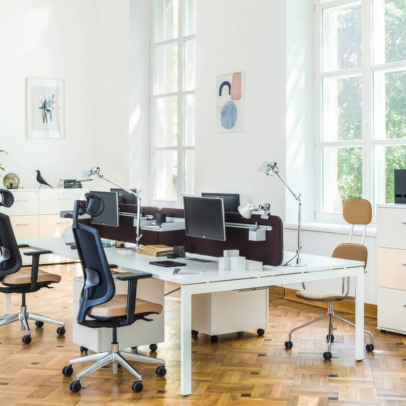 Kancelársky stôl Ogi U