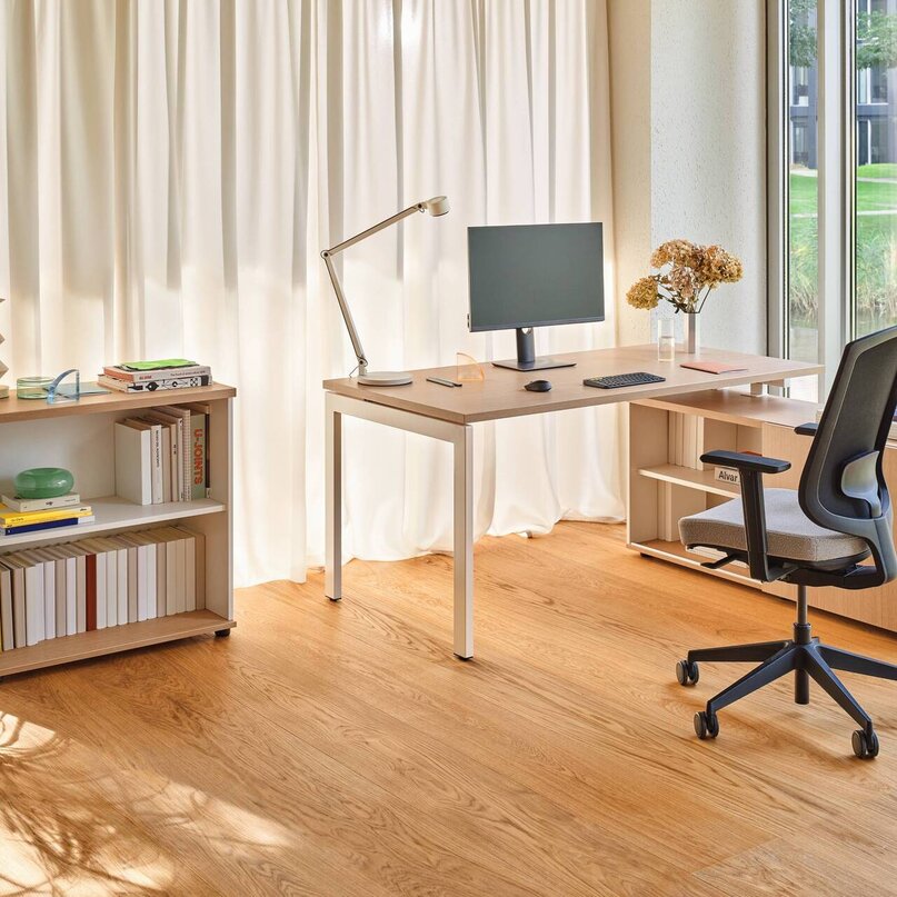 Kancelársky stôl Ogi U