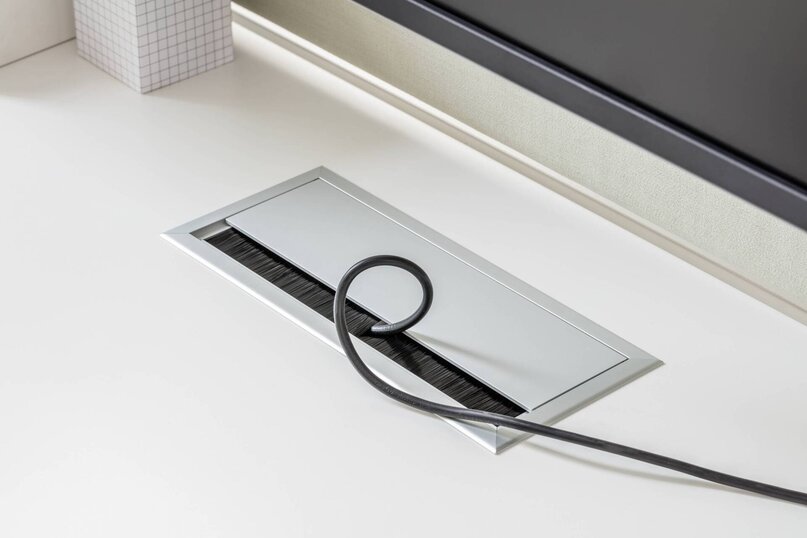 Kancelársky stôl Ogi Y